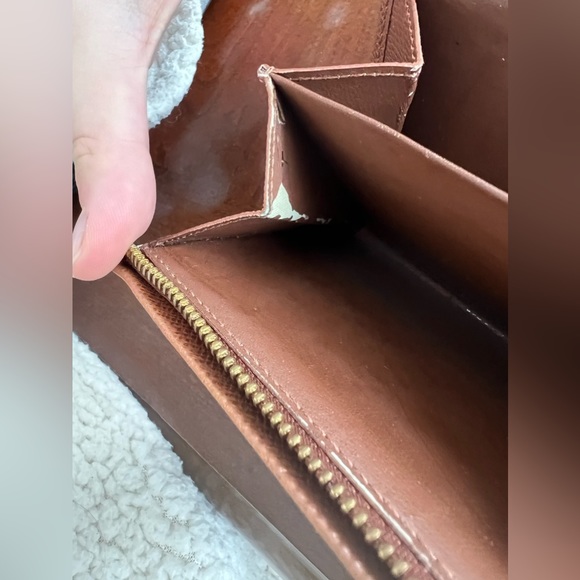 Authentic Louis Vuitton Monogram Wallet - Picture 5 of 17